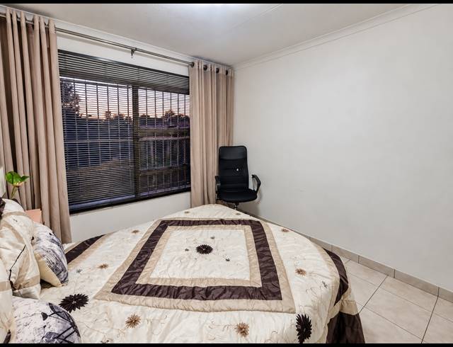 2 BEDROOM TOWNHOUSE FOR SALE IN WALDRIFT